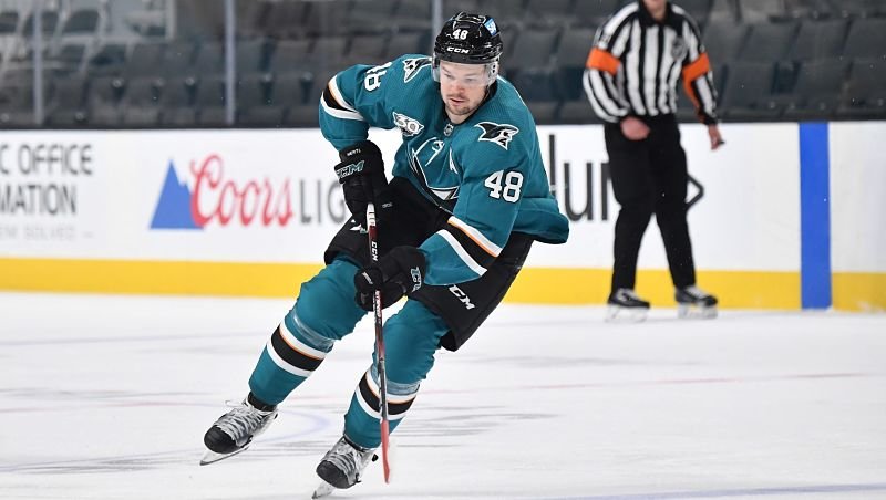 Hertl pomohl hattrickem k porážce Calgary