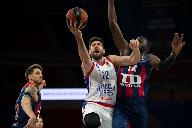 Tip na zápas Anadolu Efes - Baskonia (Euroliga, 14. 12.)