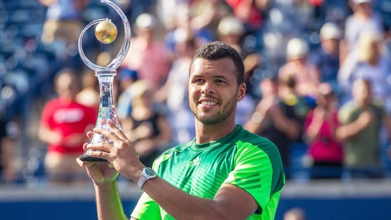 Tsonga s trofejí z turnaje Masters v Torontu 2014